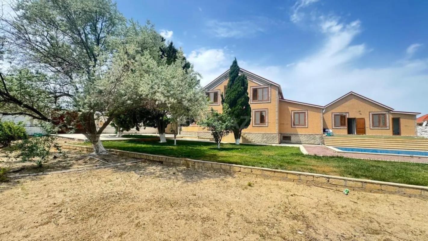 Satılır 6 otaqlı həyət evi 350 m²