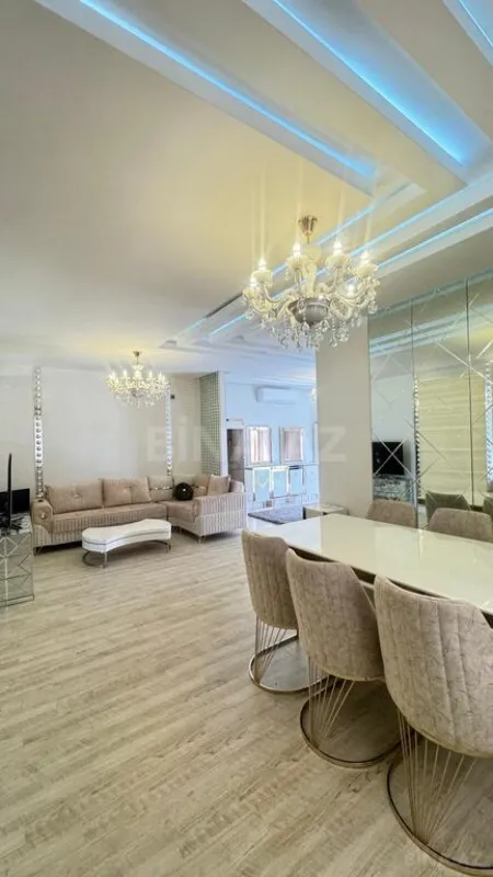 Satılır 6 otaqlı həyət evi 350 m²