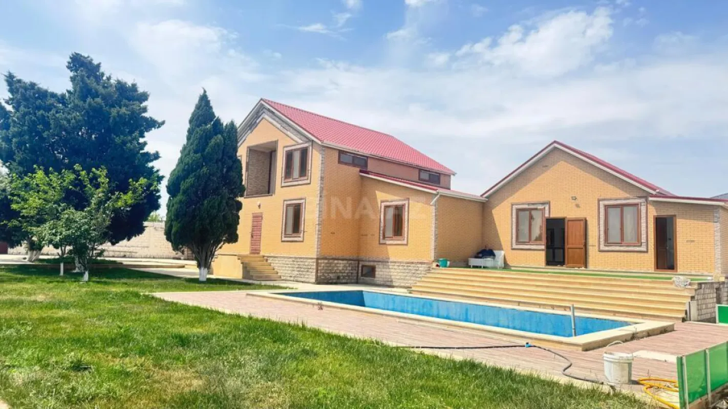 Satılır 6 otaqlı həyət evi 350 m²