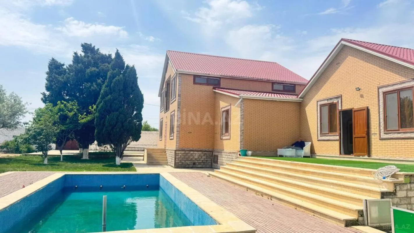 Satılır 6 otaqlı həyət evi 350 m²