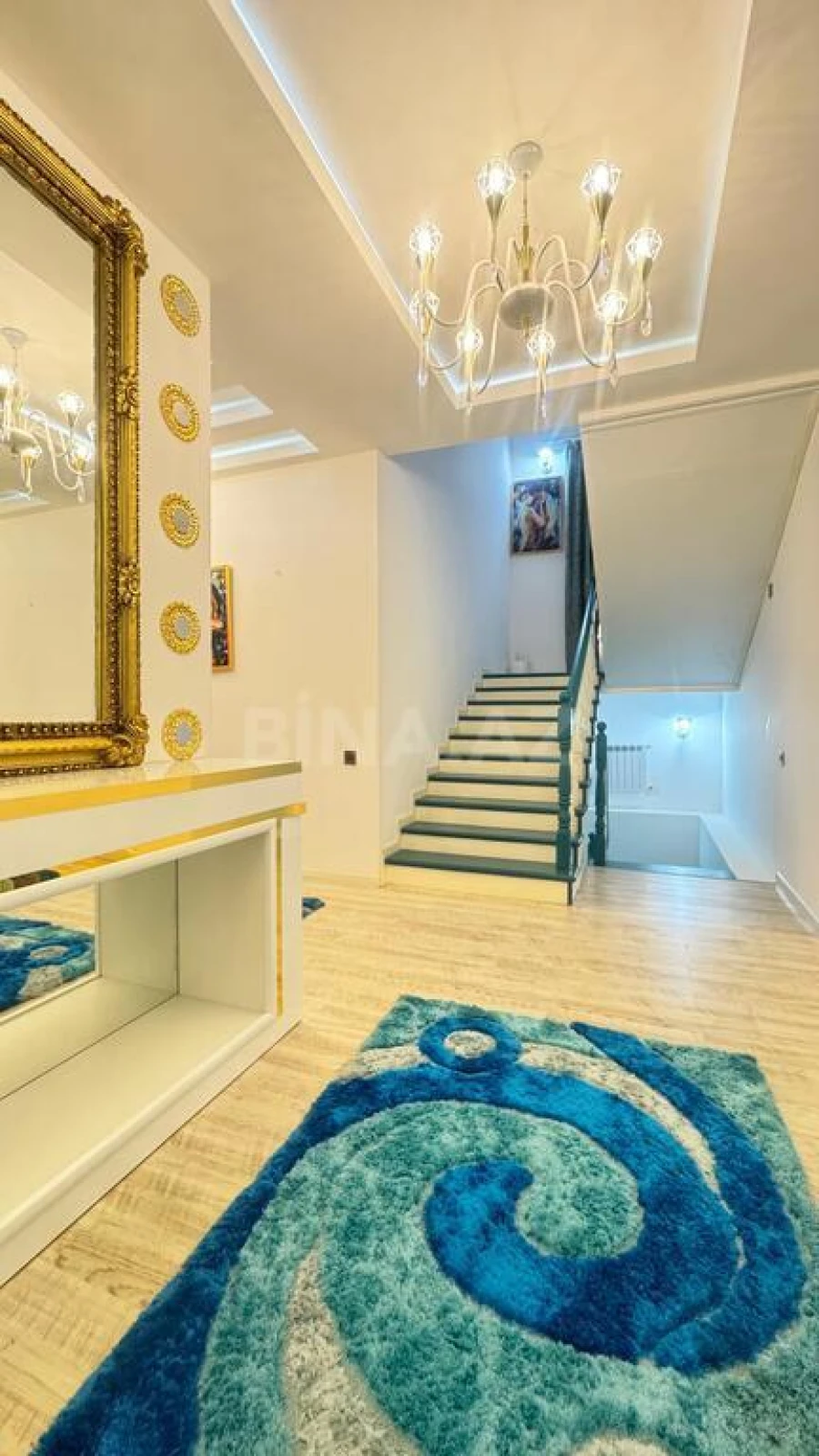 Satılır 6 otaqlı həyət evi 350 m²