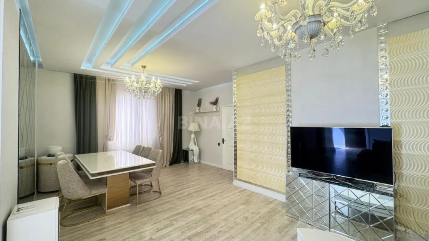 Satılır 6 otaqlı həyət evi 350 m²