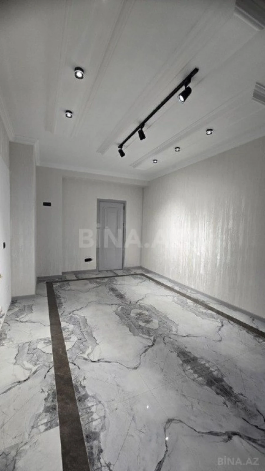 Satılır 4 otaqlı mənzil 223 m²