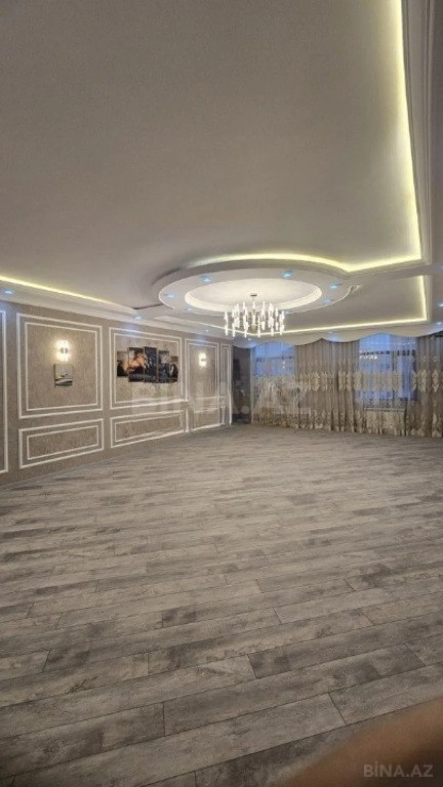 Satılır 4 otaqlı mənzil 223 m²