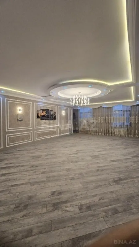 Satılır 4 otaqlı mənzil 223 m²