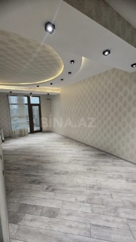 Satılır 4 otaqlı mənzil 223 m²