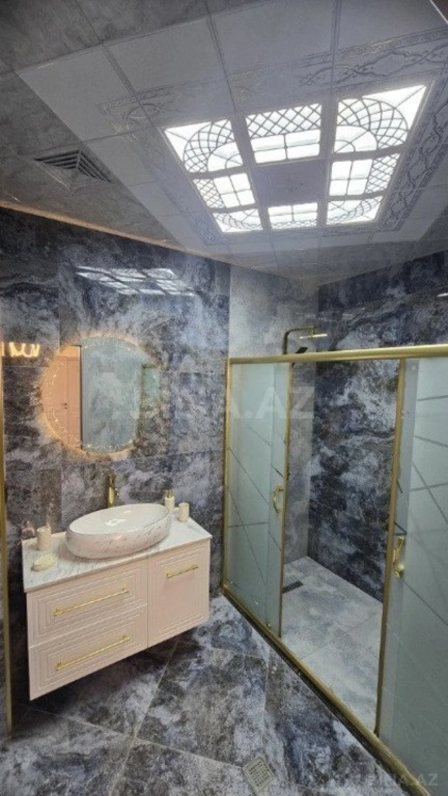 Satılır 4 otaqlı mənzil 223 m²