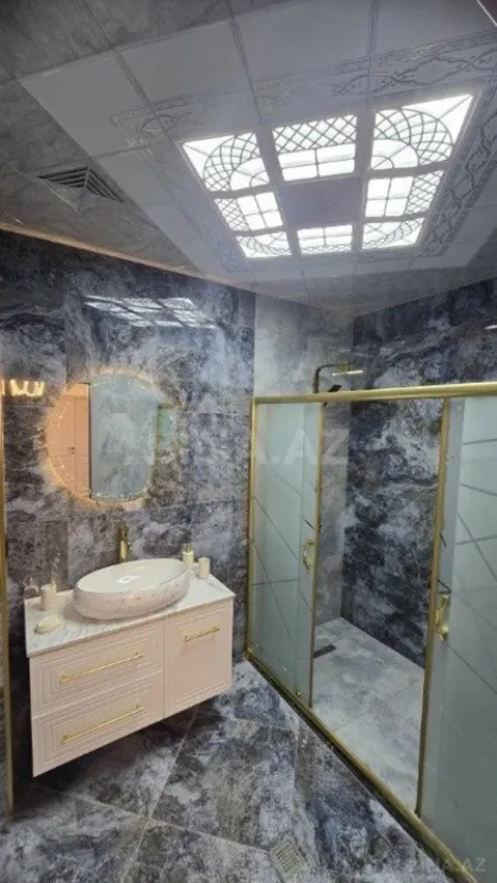 Satılır 4 otaqlı mənzil 223 m²