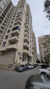 Satılır 3 otaqlı mənzil 132 m² — Bakı 3 otaq 132.00 m²
