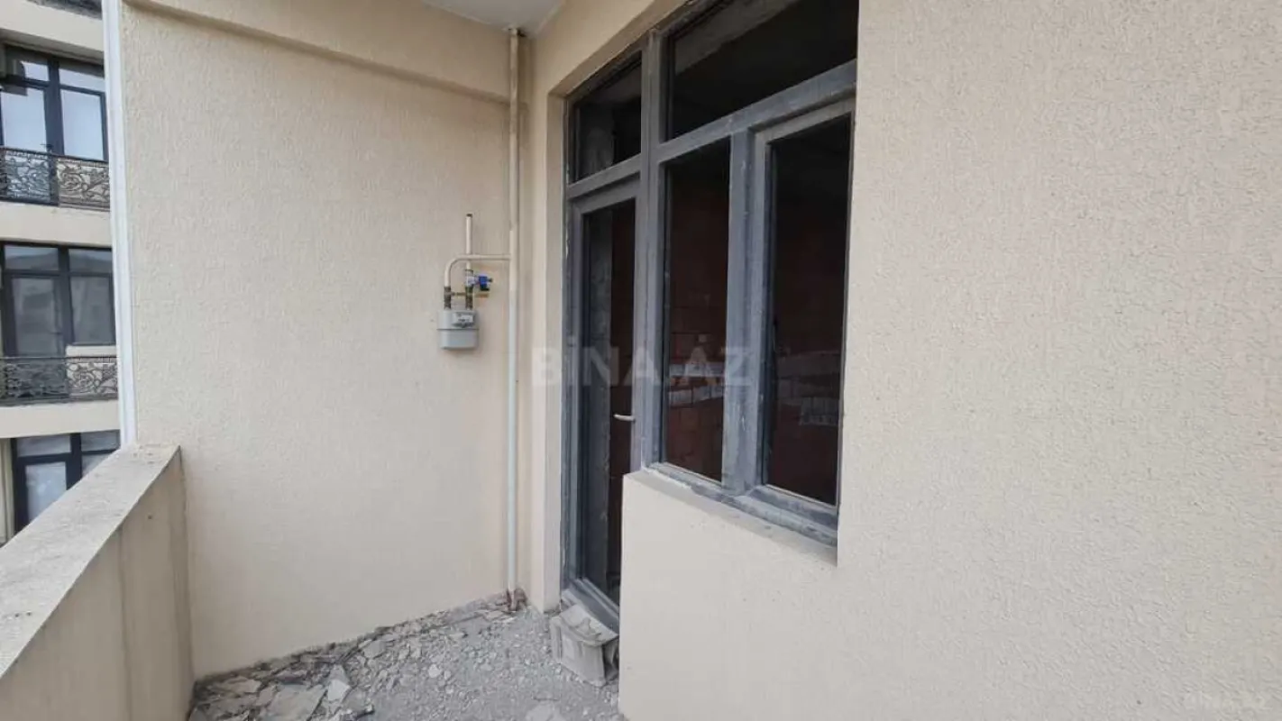 Satılır 3 otaqlı mənzil 132 m²