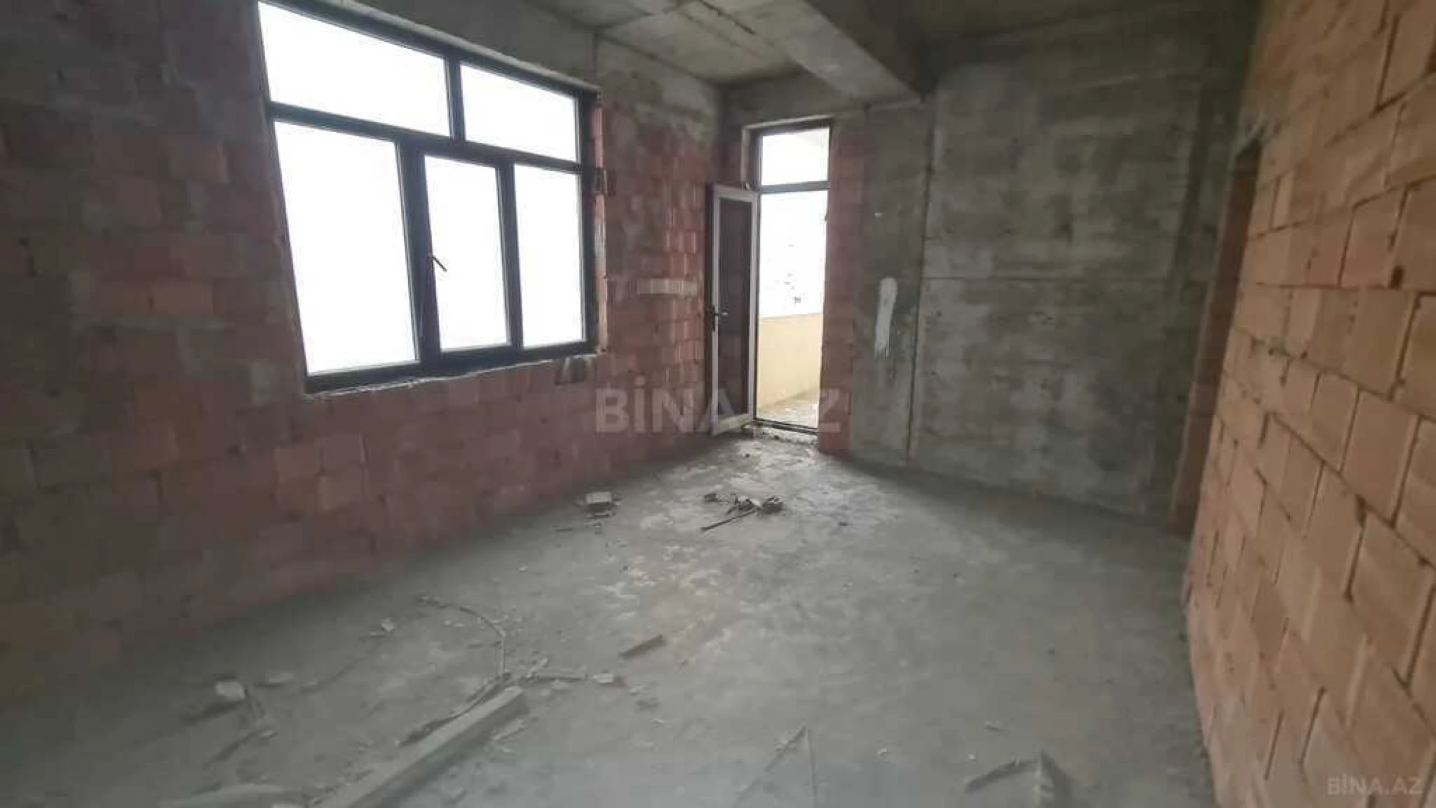 Satılır 3 otaqlı mənzil 132 m²