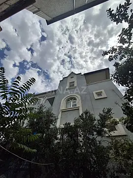 Satılır 8 otaqlı həyət evi 234 m²