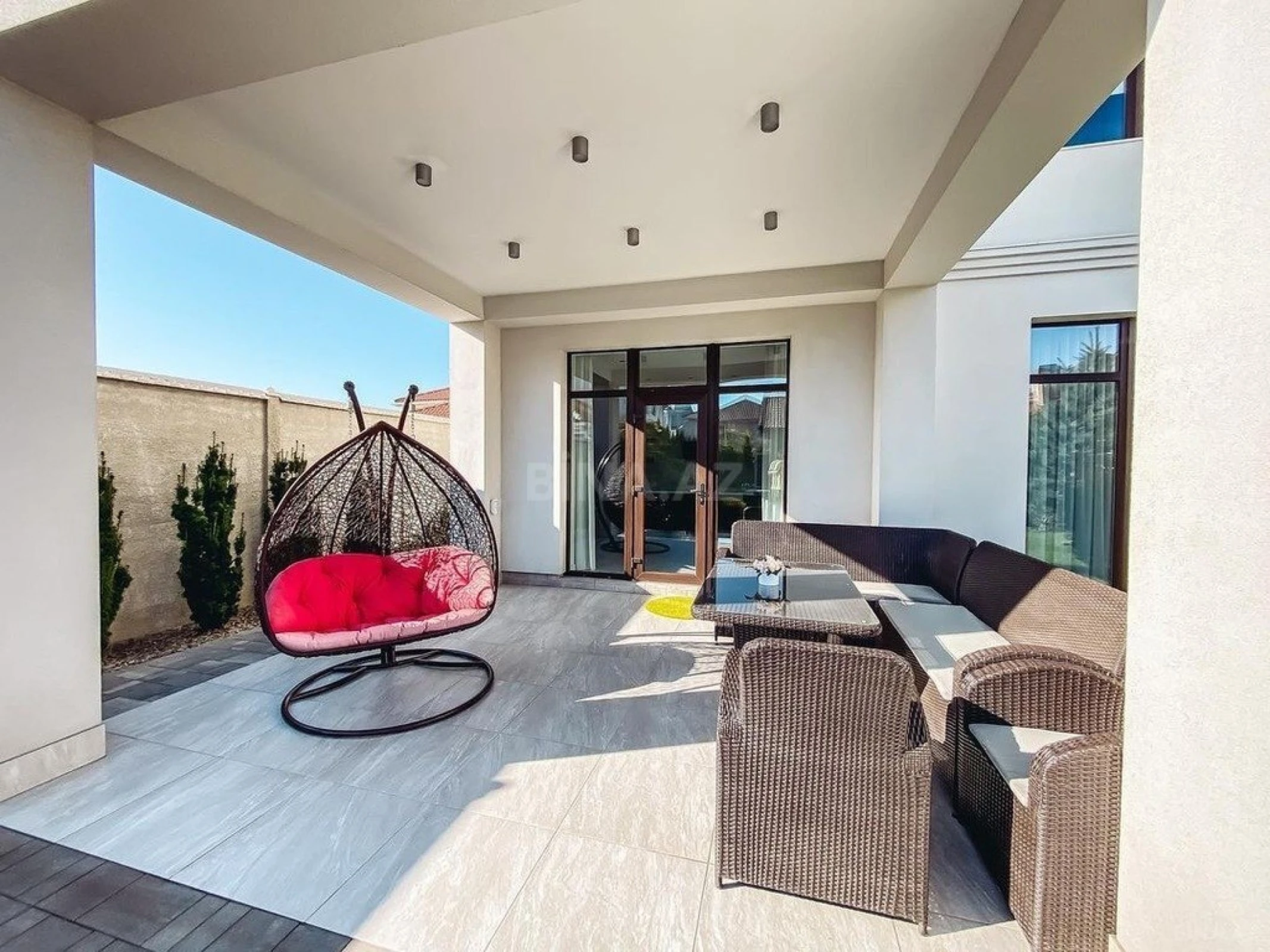 Kirayə verilir 5 otaqlı həyət evi 400 m²