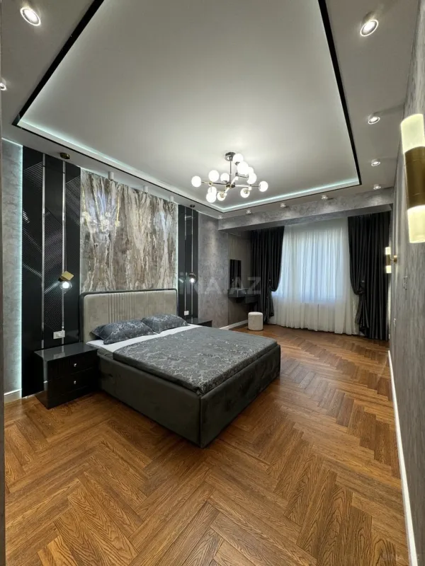 Satılır 3 otaqlı mənzil 137 m²