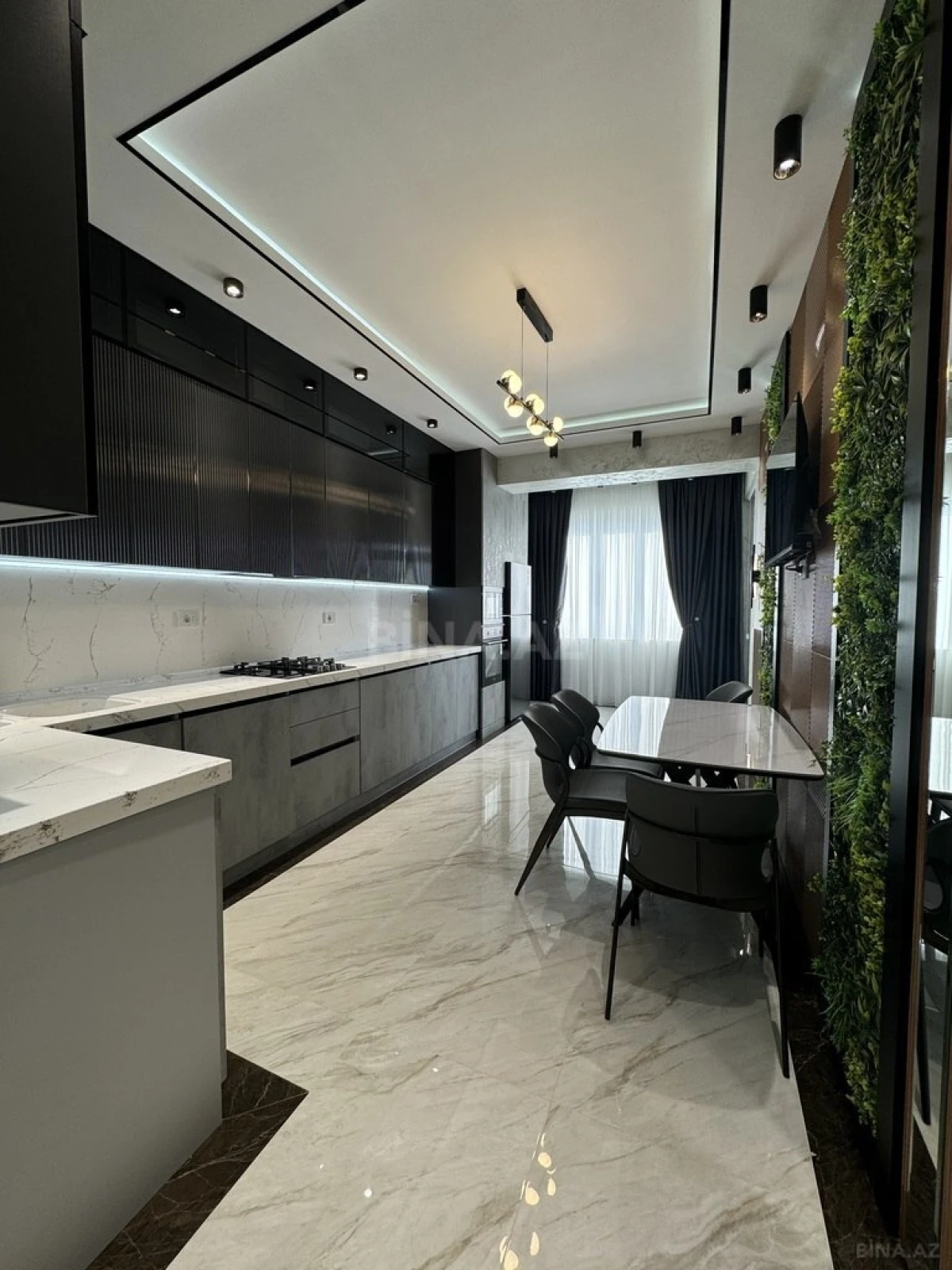 Satılır 3 otaqlı mənzil 137 m²