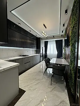 Satılır 3 otaqlı mənzil 137 m²