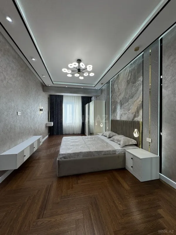 Satılır 3 otaqlı mənzil 137 m²