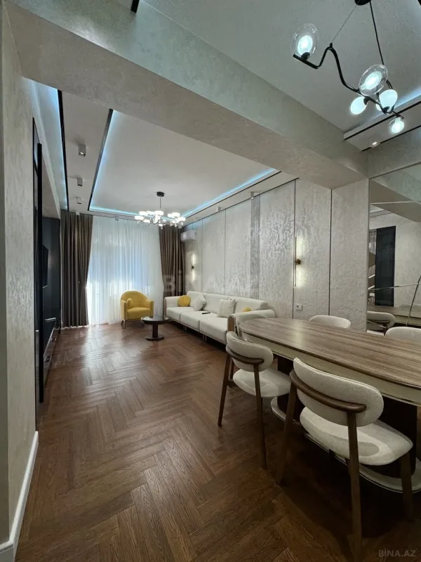 Satılır 3 otaqlı mənzil 137 m²