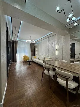 Satılır 3 otaqlı mənzil 137 m²