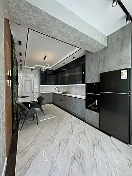 Satılır 3 otaqlı mənzil 137 m²