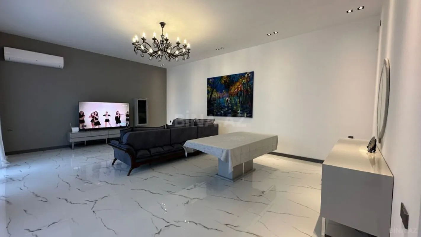 Kirayə verilir 4 otaqlı həyət evi 240 m²