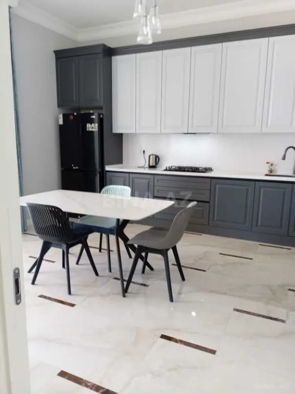 Kirayə verilir 4 otaqlı həyət evi 240 m²