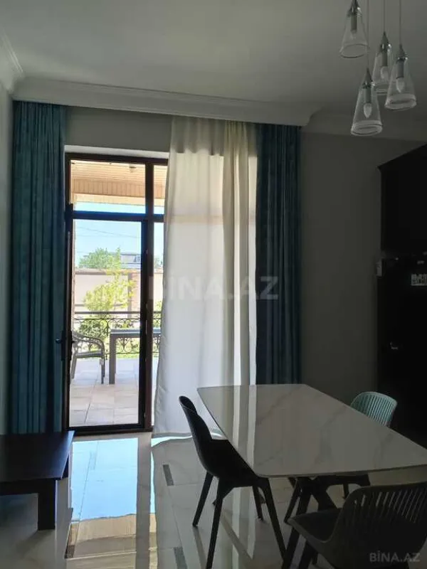 Kirayə verilir 4 otaqlı həyət evi 240 m²