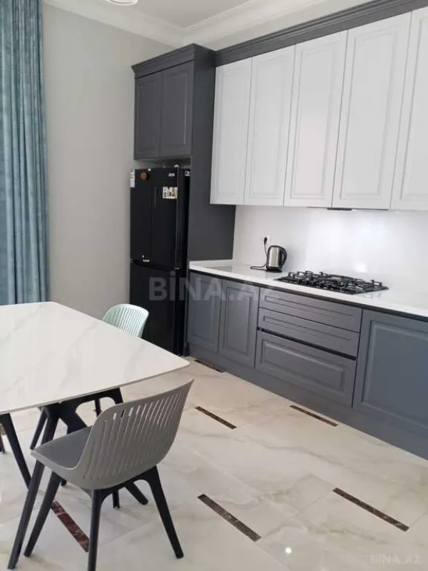 Kirayə verilir 4 otaqlı həyət evi 240 m²