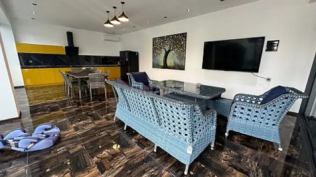 Kirayə verilir 4 otaqlı həyət evi 240 m²