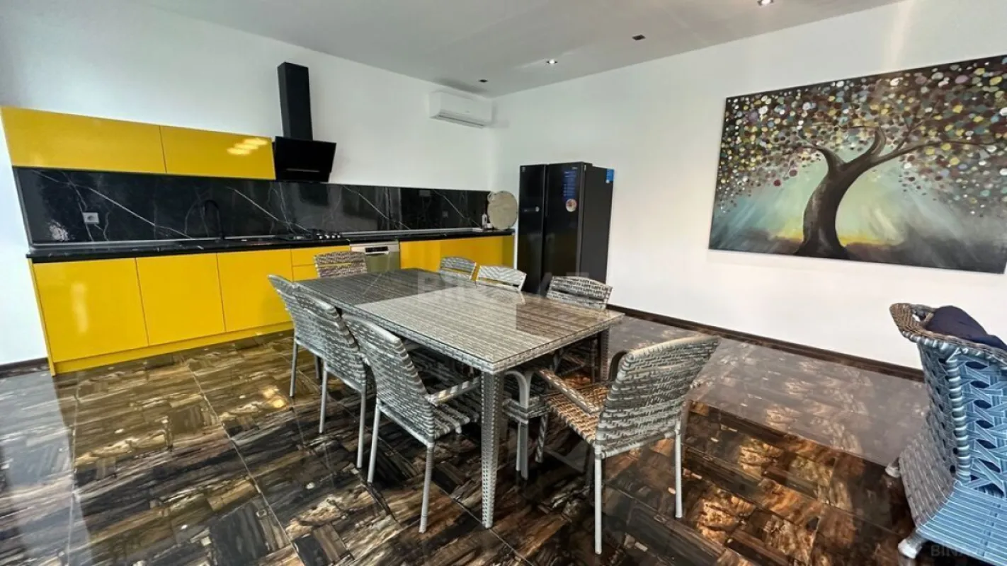 Kirayə verilir 4 otaqlı həyət evi 240 m²