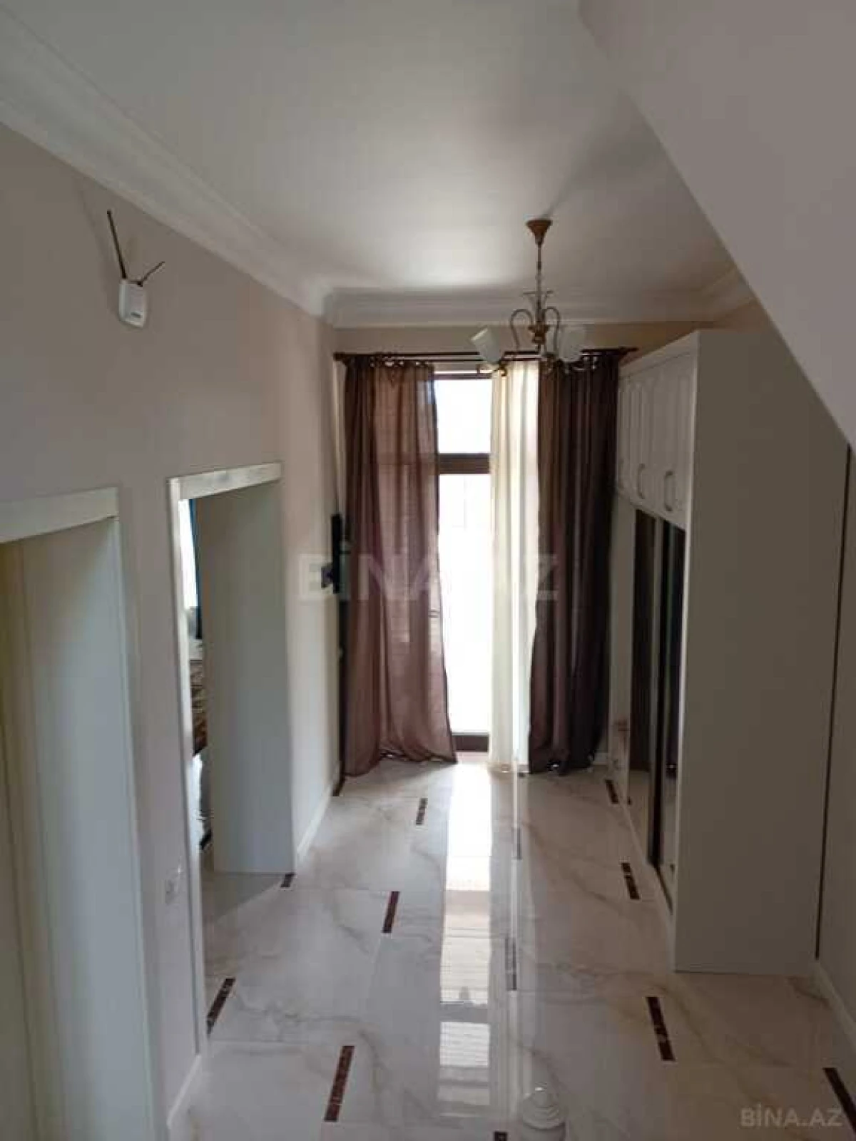Kirayə verilir 4 otaqlı həyət evi 240 m²