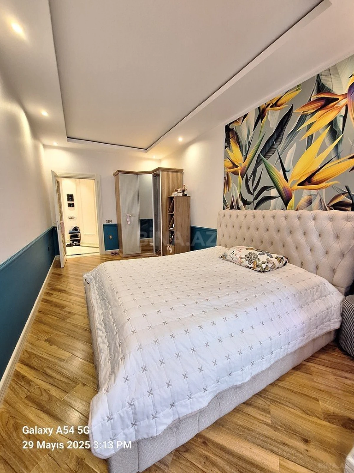 Satılır 3 otaqlı mənzil 141 m²