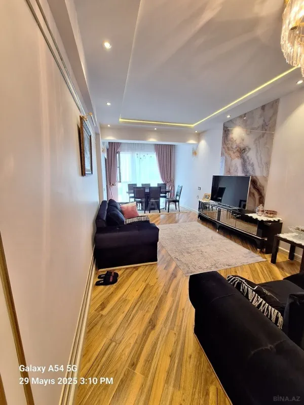 Satılır 3 otaqlı mənzil 141 m²