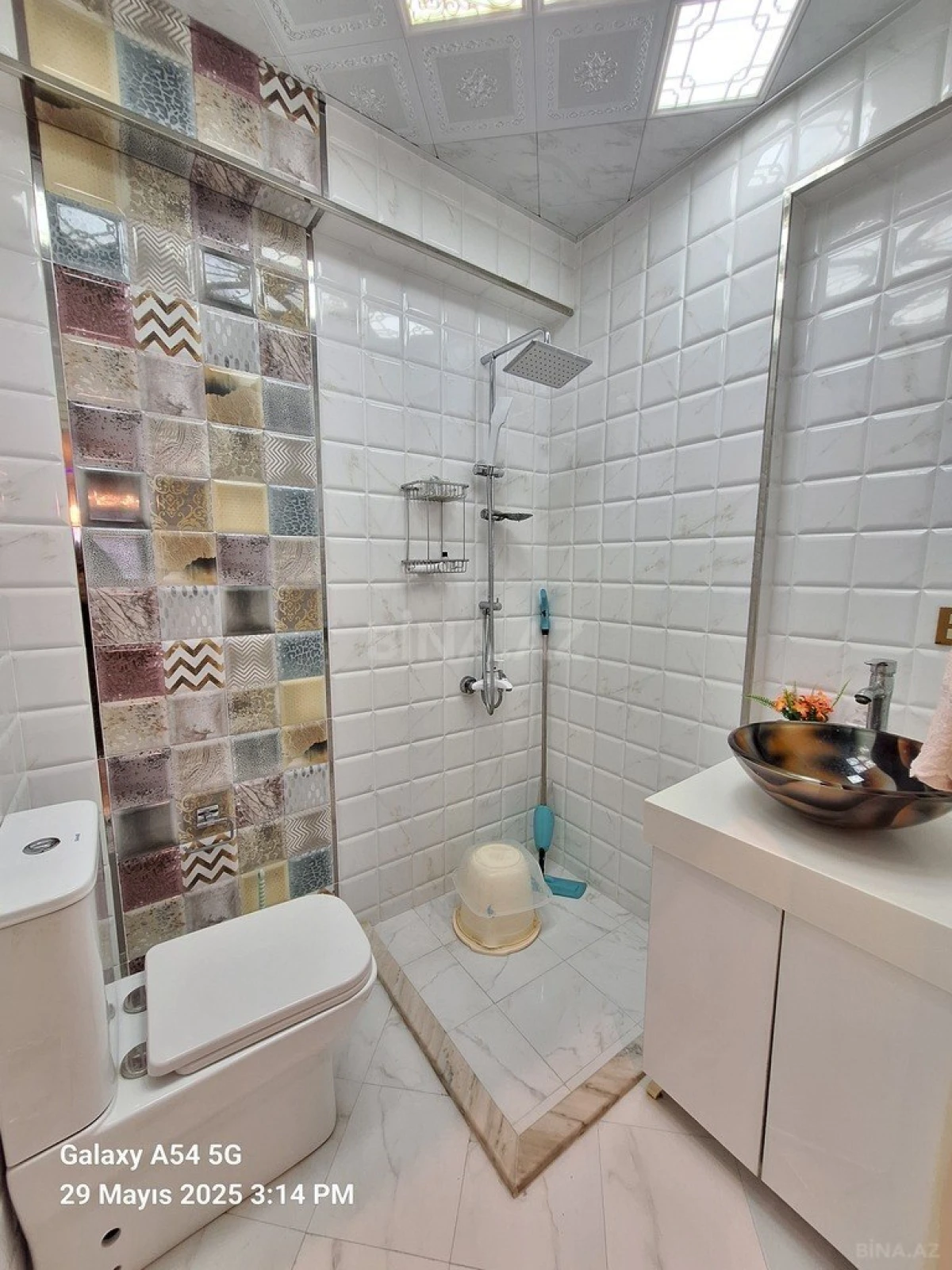 Satılır 3 otaqlı mənzil 141 m²