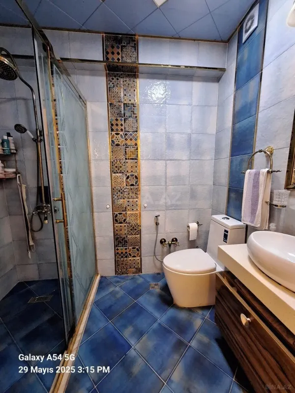 Satılır 3 otaqlı mənzil 141 m²