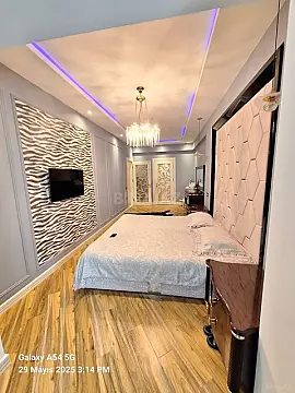 Satılır 3 otaqlı mənzil 141 m²