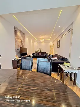 Satılır 3 otaqlı mənzil 141 m²