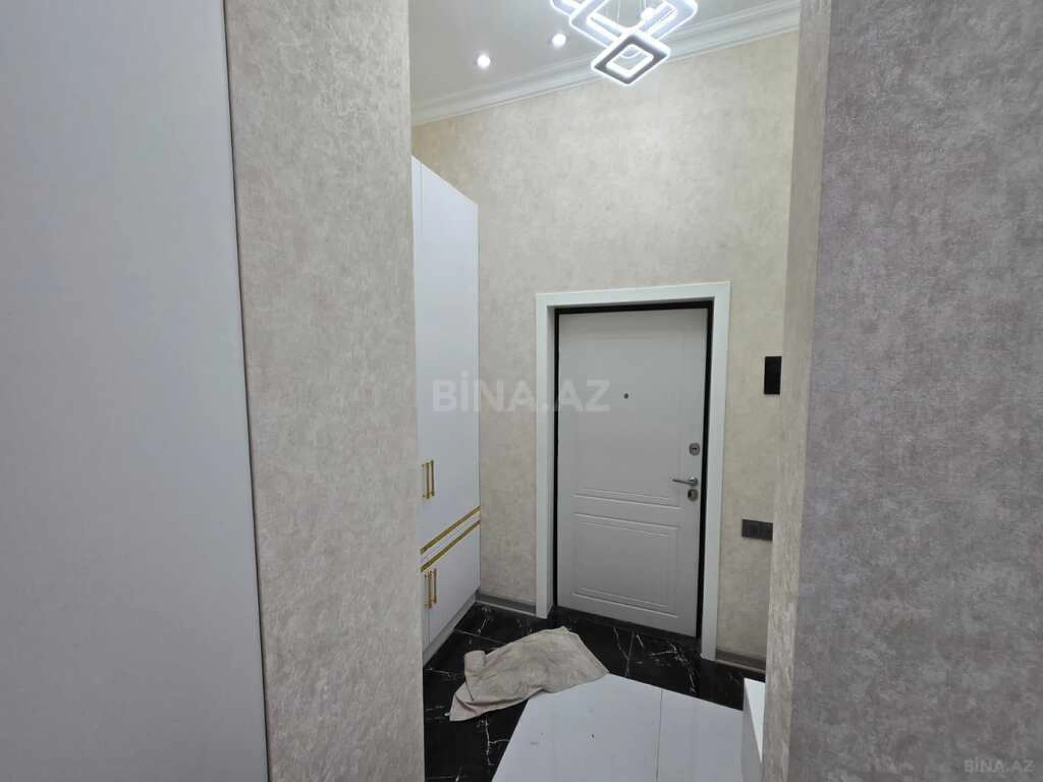 Satılır 3 otaqlı mənzil 62 m²