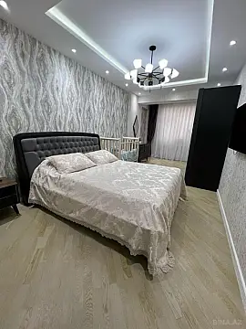 Satılır 4 otaqlı mənzil 160 m²