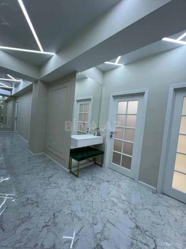 Satılır 4 otaqlı mənzil 160 m²