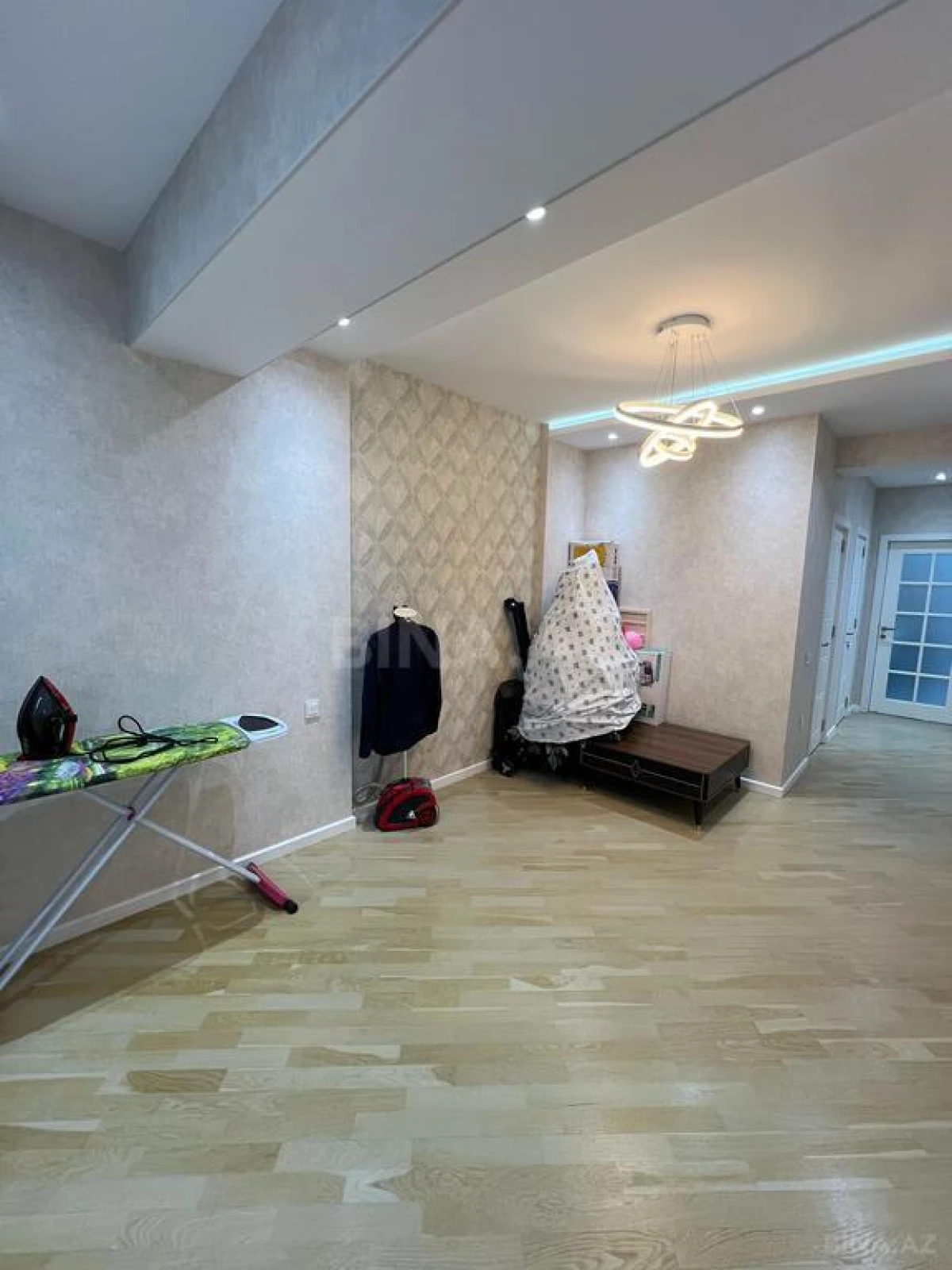Satılır 4 otaqlı mənzil 160 m²