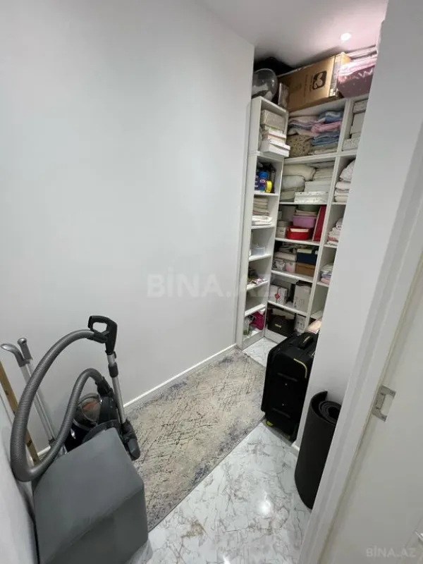 Satılır 4 otaqlı mənzil 160 m²