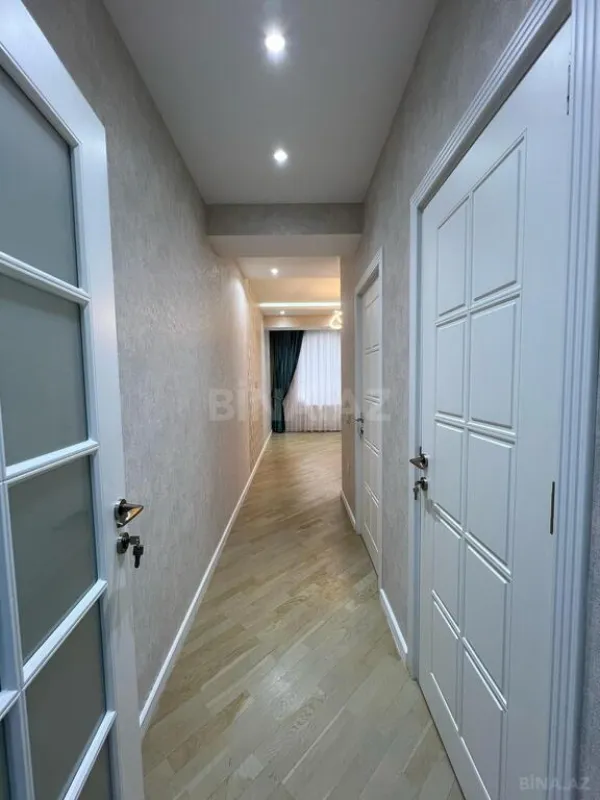 Satılır 4 otaqlı mənzil 160 m²