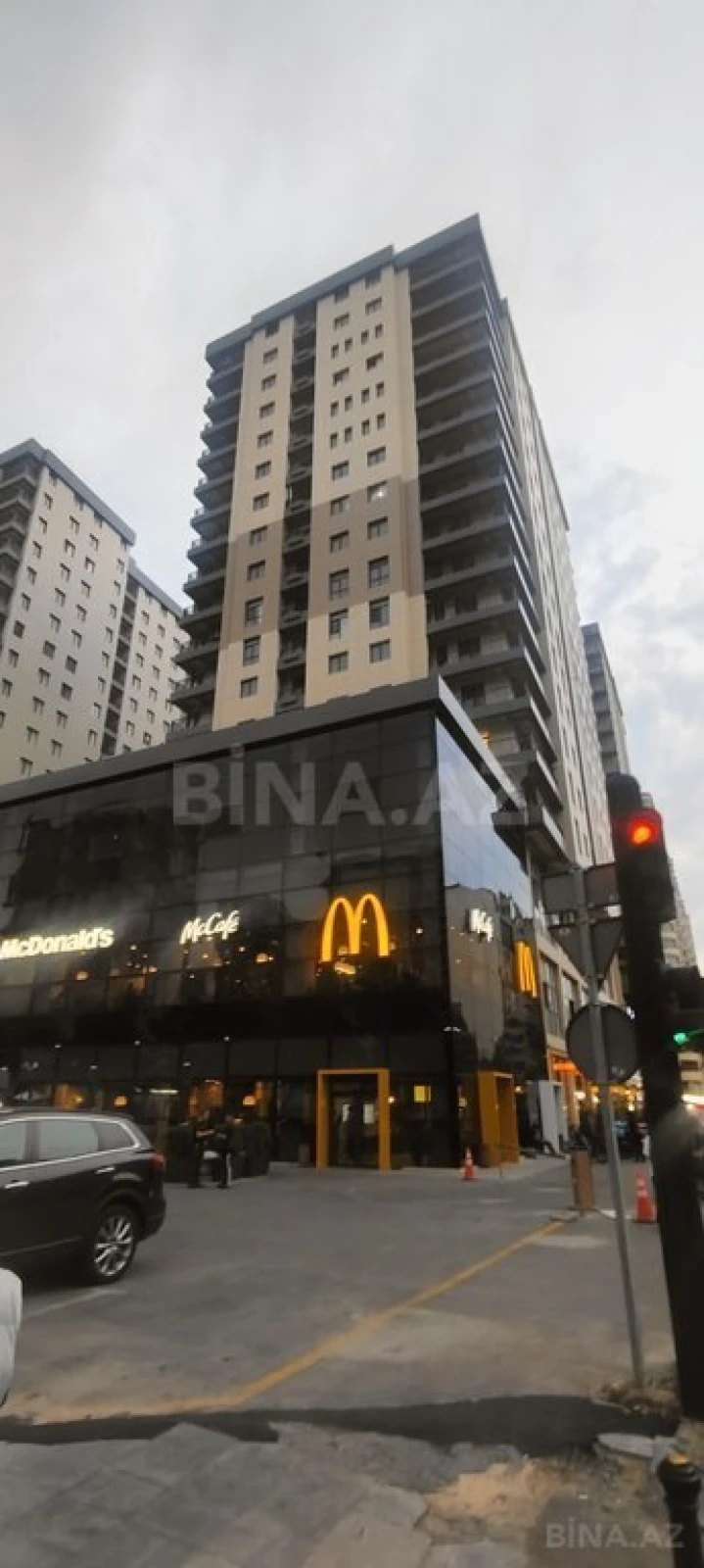 Satılır 4 otaqlı mənzil 158 m²