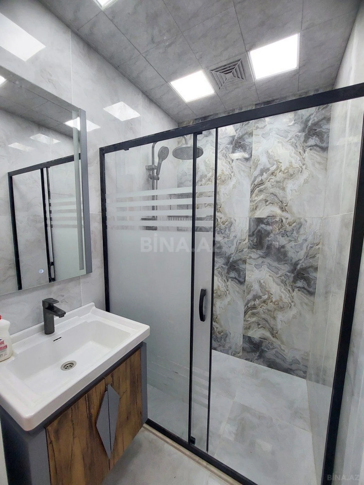 Satılır 2 otaqlı mənzil 96 m²