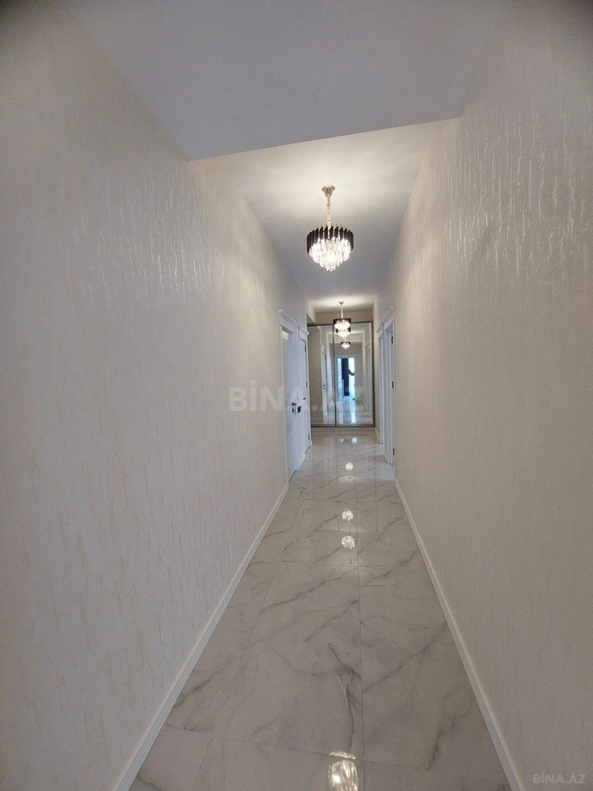 Satılır 2 otaqlı mənzil 96 m²