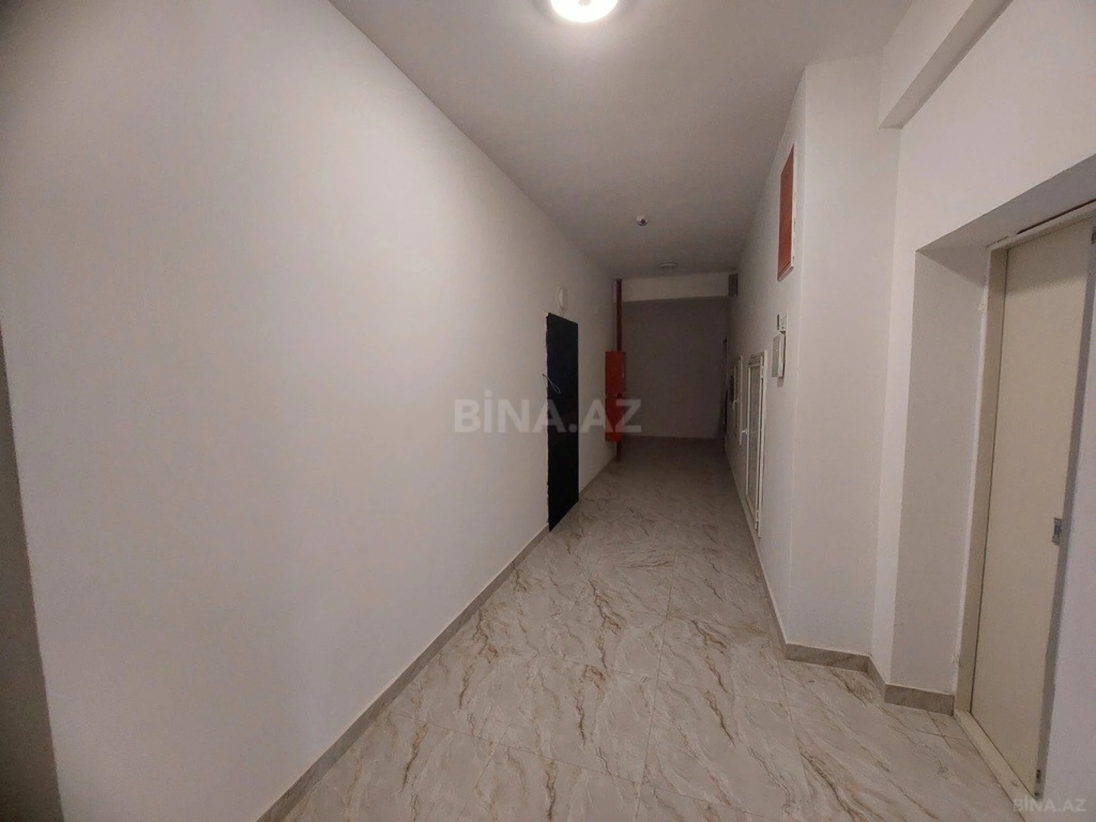 Satılır 2 otaqlı mənzil 96 m²