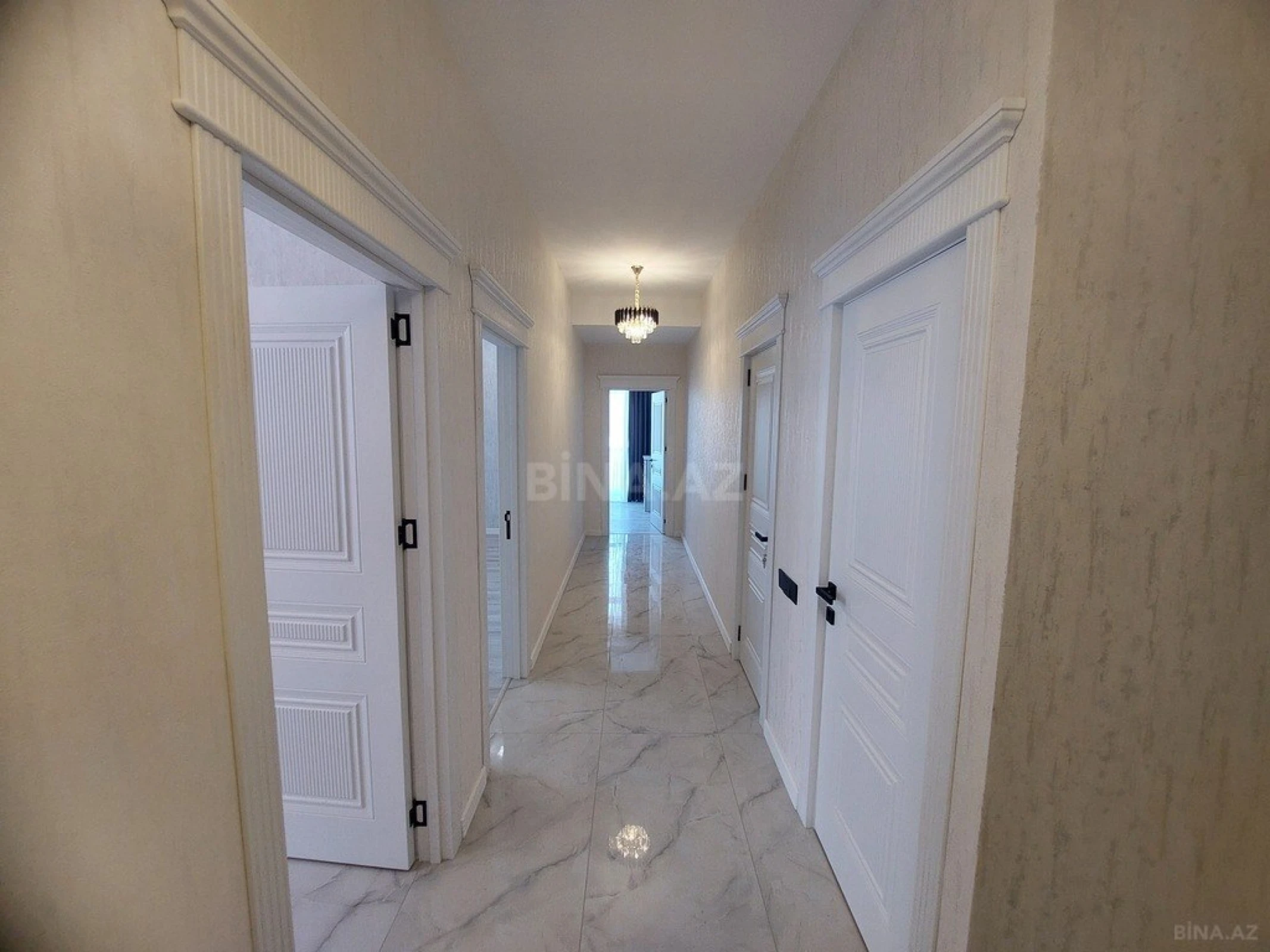 Satılır 2 otaqlı mənzil 96 m²