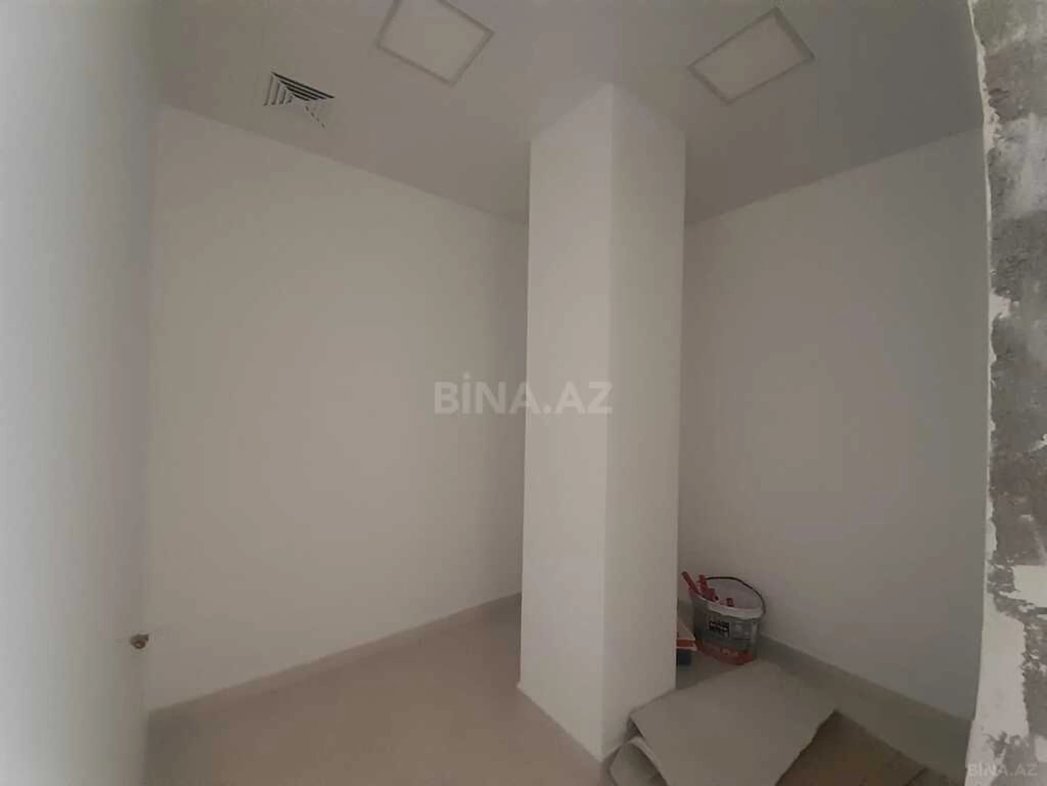 Satılır 4 otaqlı mənzil 220 m²