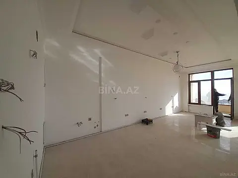 Satılır 4 otaqlı mənzil 220 m²